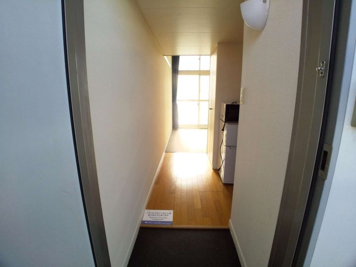 レオパレスフェリーチェの玄関