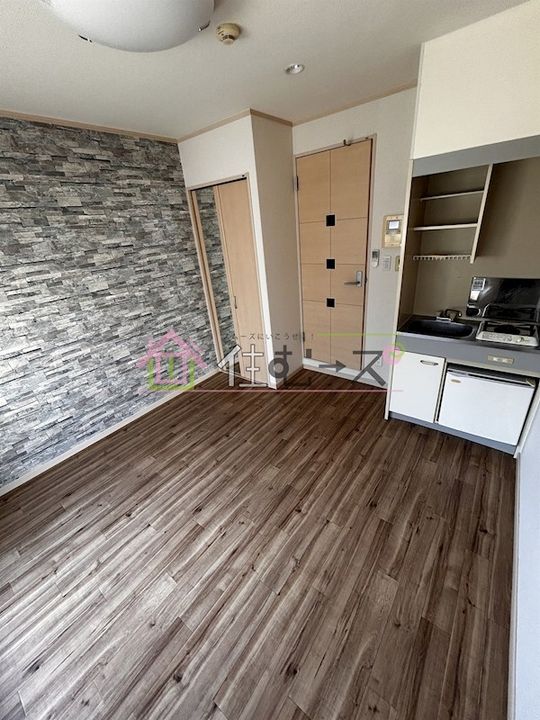 オズレジデンス中川の居間