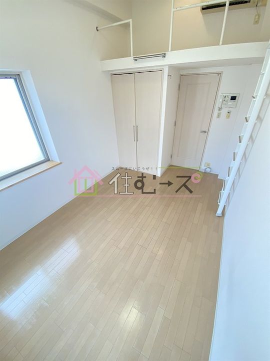 W.O.B.レマーニー昭和町の居間