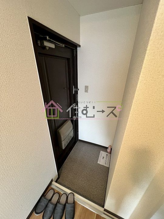 ルーモ矢田IIIの玄関