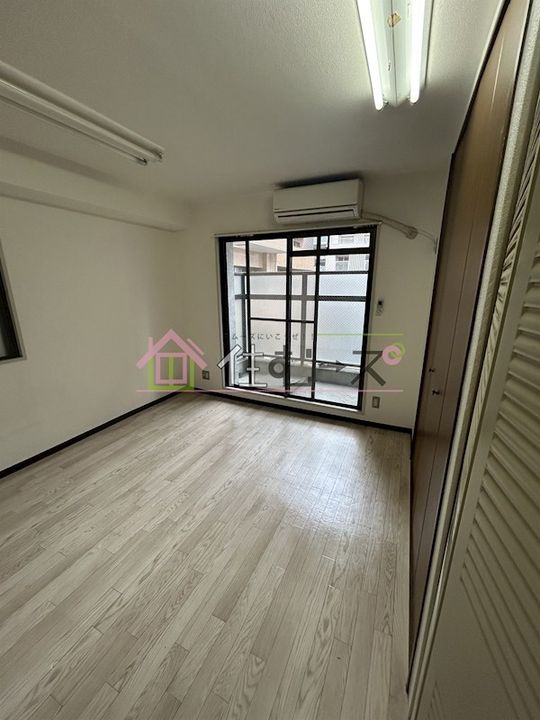 あけのべビルの寝室