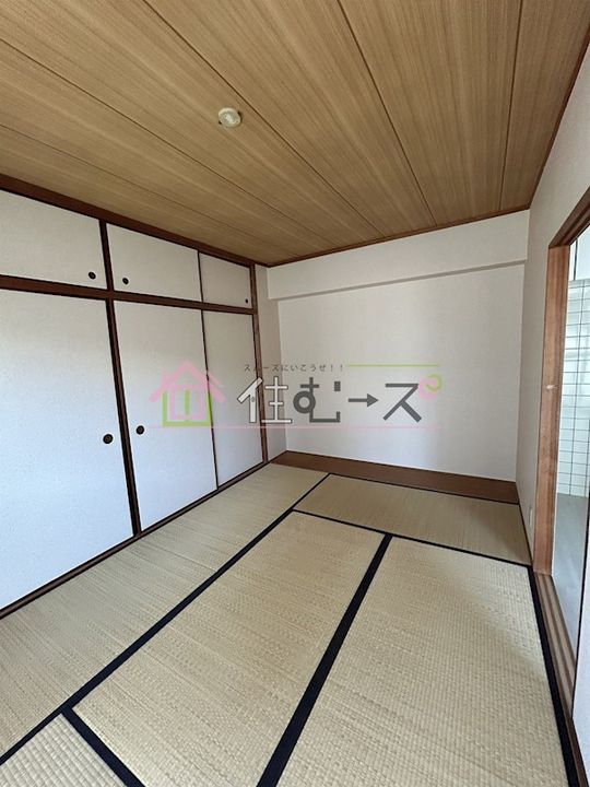 アーチスト赤川の居間