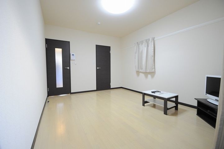 レオネクスト舟橋の居間