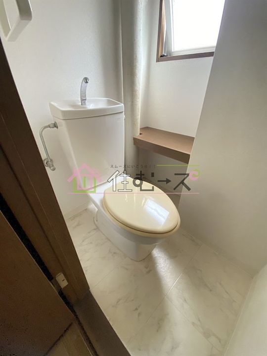 ペルソナIの内装