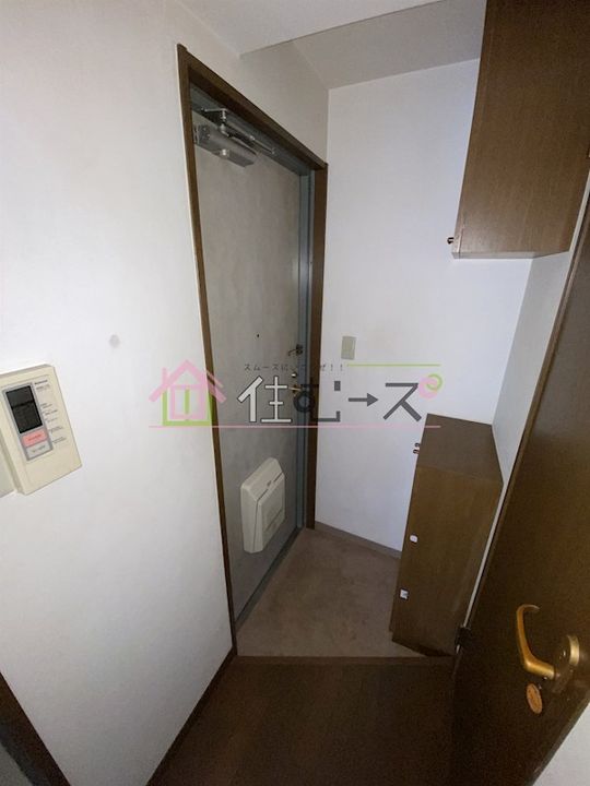 ペルソナIの玄関