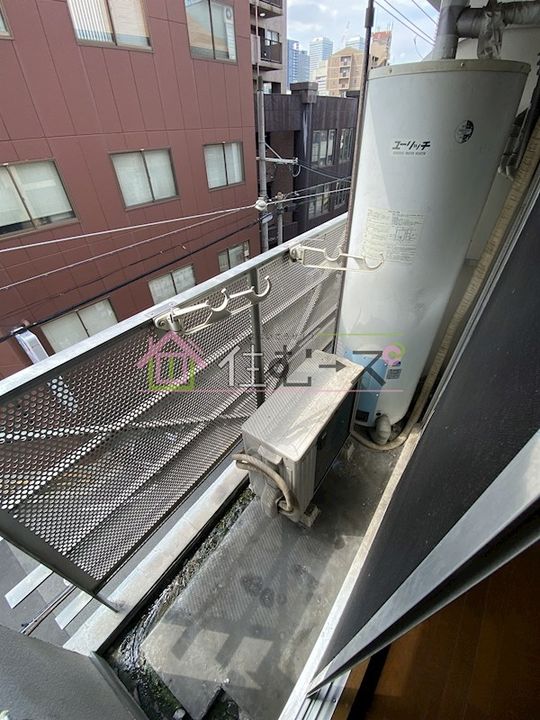 ペルソナIの内装