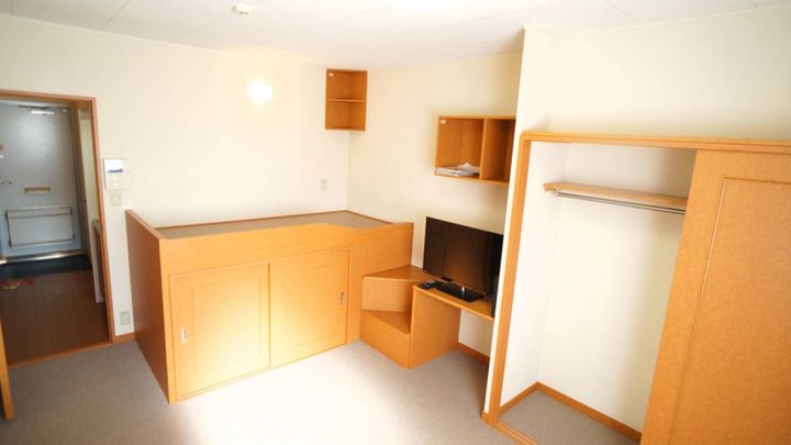 レオパレス美原北の寝室