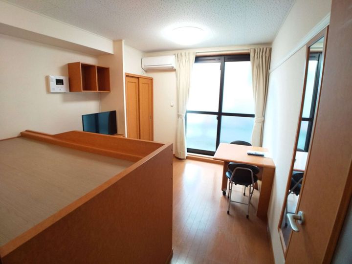 レオパレス新堂IIの居間
