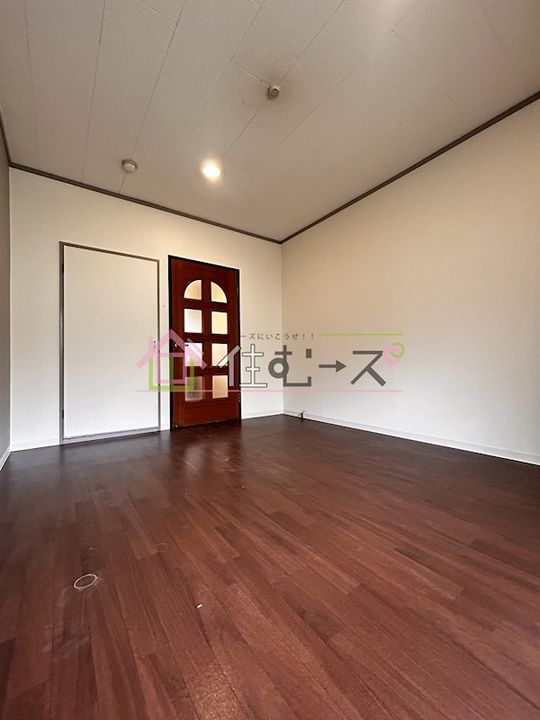 雁福園の居間