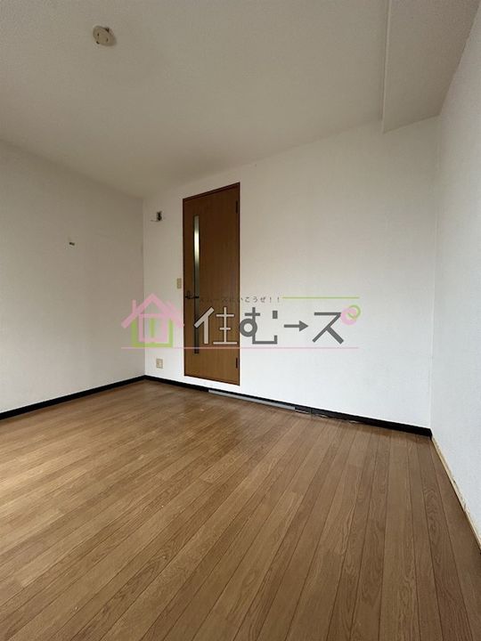 富尾マンション放出の居間