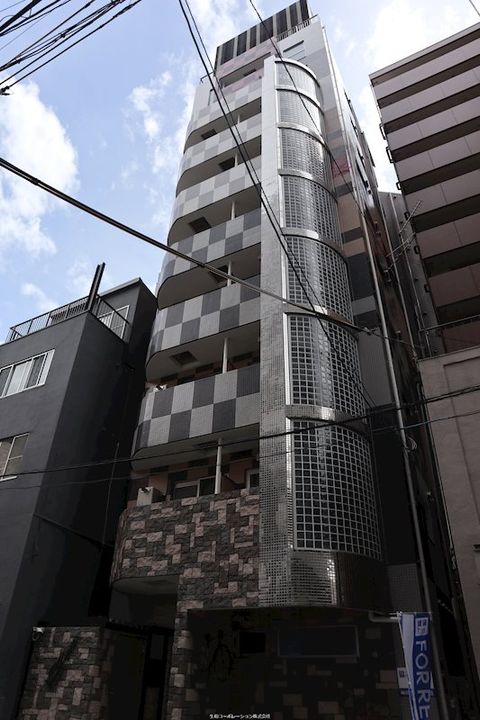 メゾニティ・クイーン阿波座の外観