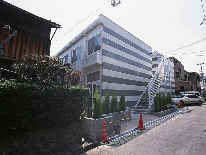 レオパレスレインボーの外観