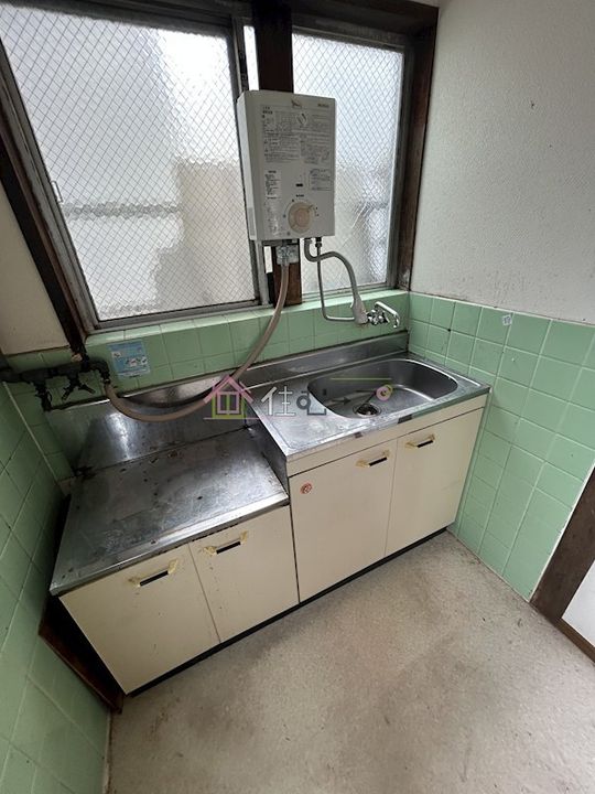 AK西加賀屋のキッチン