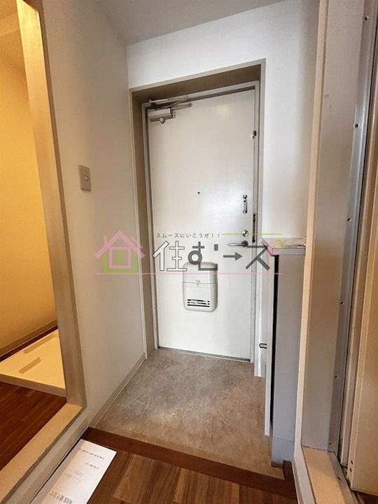 シャトレ下新庄の玄関