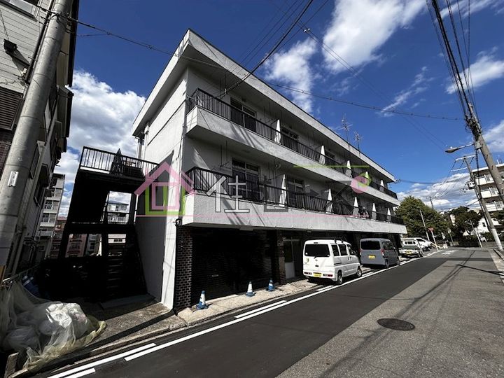 小川マンションの外観