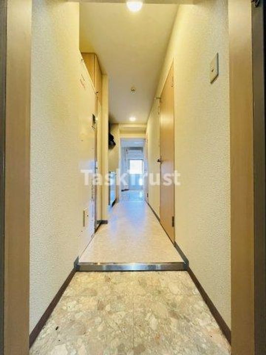 トゥールロワイエ北梅田の玄関