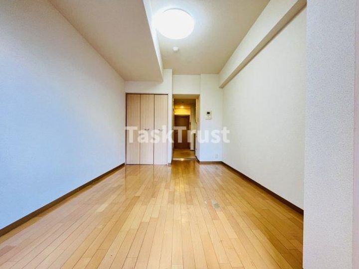 トゥールロワイエ北梅田の居間