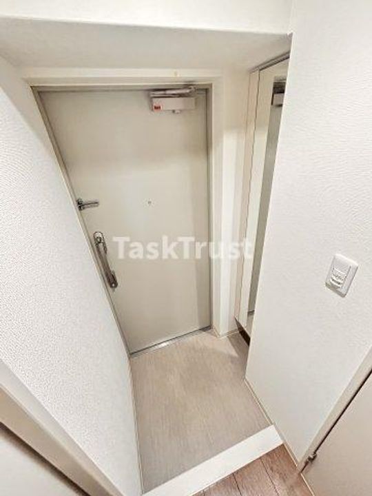 京橋イーストガーデンの玄関