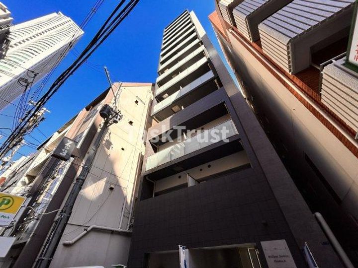 ブリリアントジュネス本町の外観