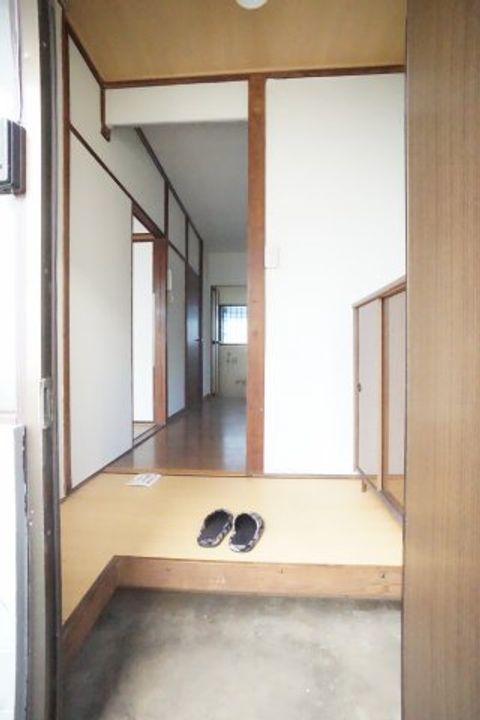 千葉県市川市国分4丁目(一戸建)の賃貸物件1の玄関
