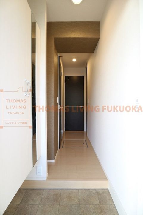 ドエル古賀弐番館105の玄関