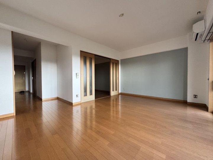 ラフテル小郡の居間