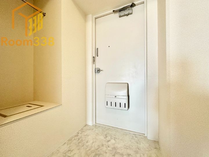 東京都新宿区西新宿4丁目(マンション)の賃貸物件の玄関
