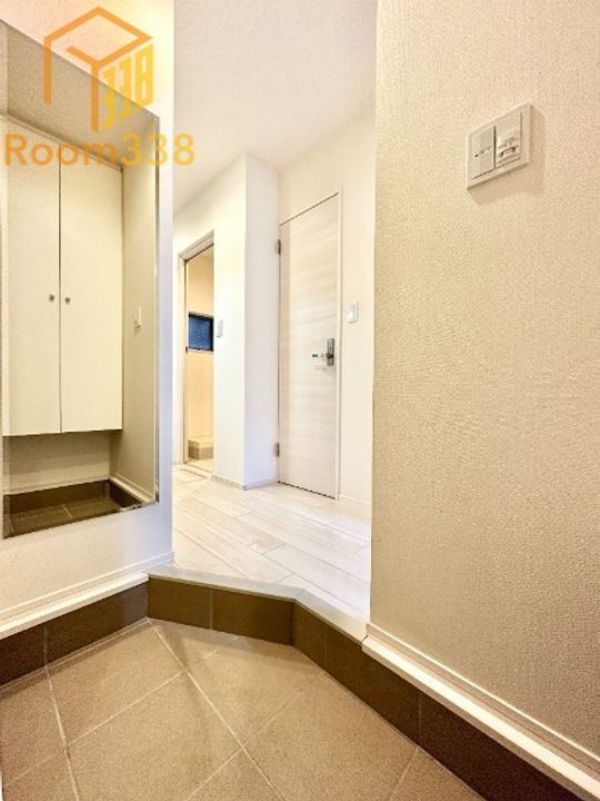 東京都中野区東中野4丁目(マンション)の賃貸物件の玄関