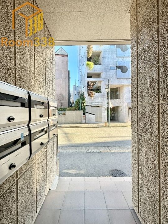 東京都中野区東中野4丁目(マンション)の賃貸物件の玄関