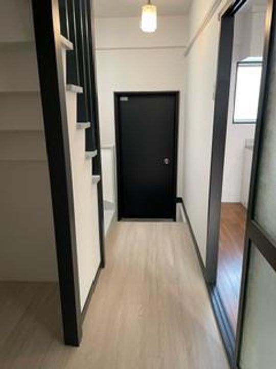 SHハイツDの玄関