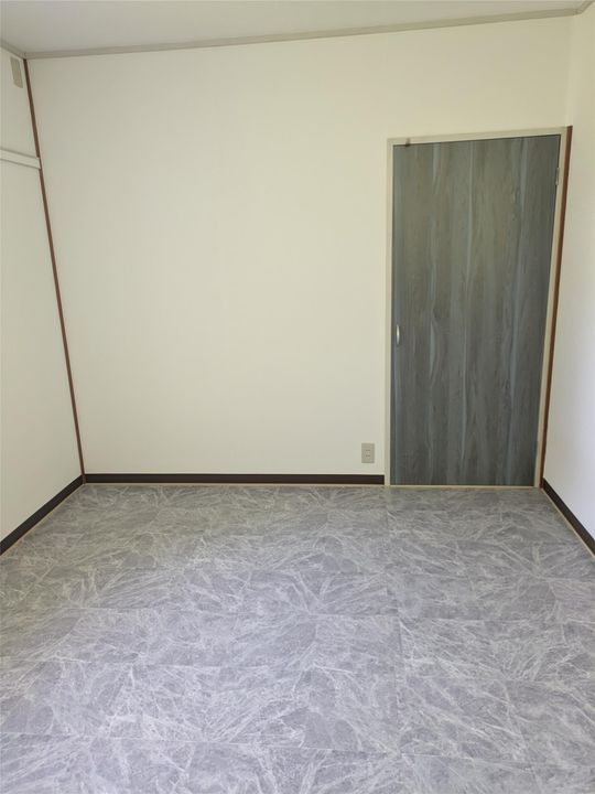 ヒルトップテラス羽衣A棟103の内装
