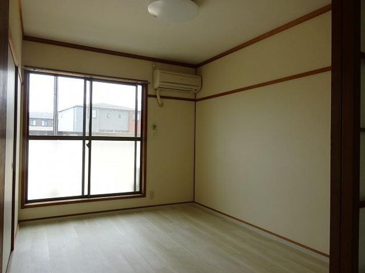 グリーンハイツ愛101の居間