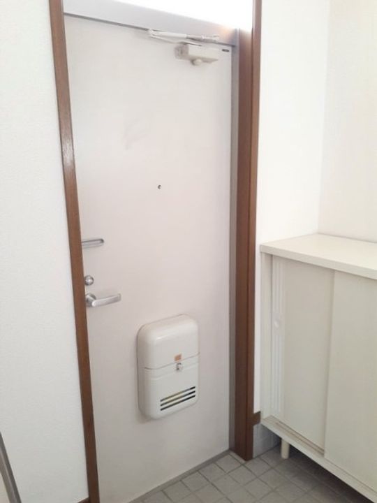 エミネントA201の玄関