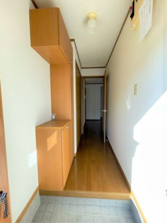 メゾン トゥー・ル・モンド102の玄関