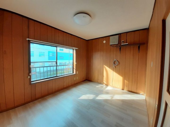 小野アパート2号室の居間