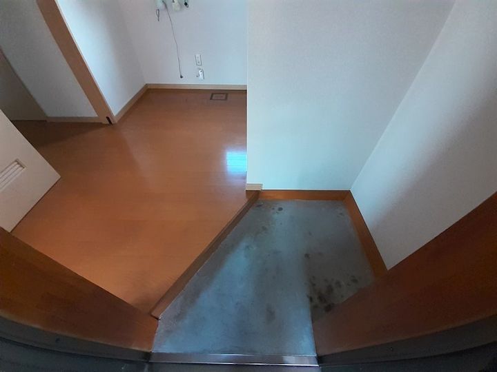 プレサント202の玄関