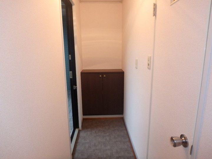 セジュールワヤマCの玄関