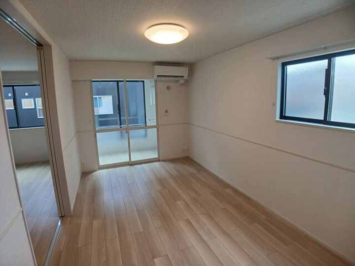 プラシードBの居間