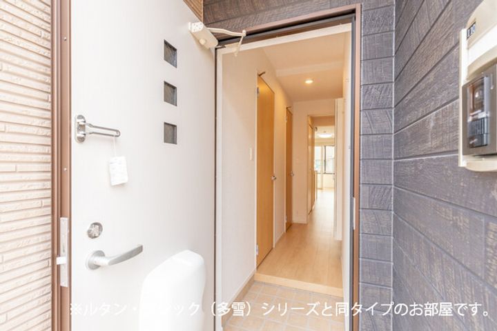 カームリーの玄関