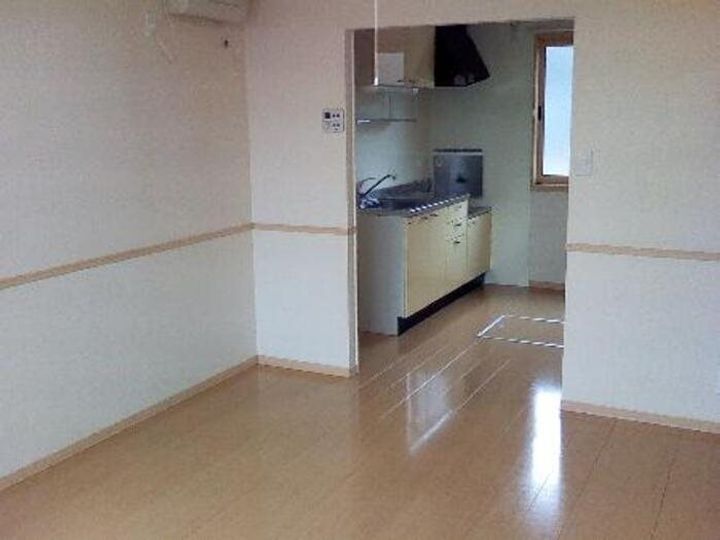 コスモポラリスB102の居間