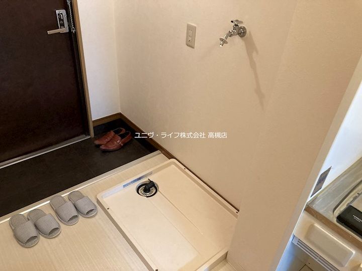 クロシオハイツVの玄関