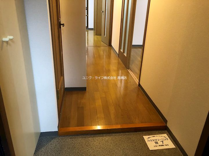 メゾン飛鳥の玄関