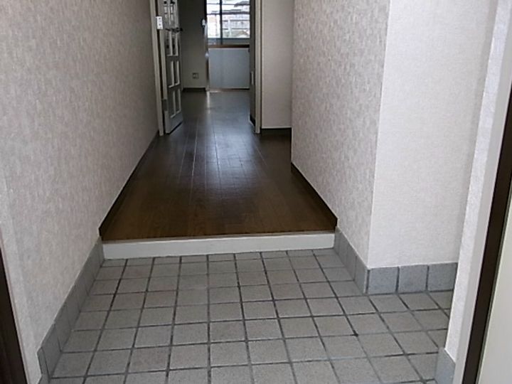 サンウィズミヤタの玄関