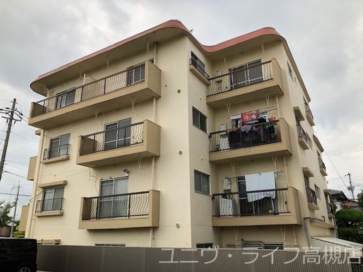 大宅マンションの外観