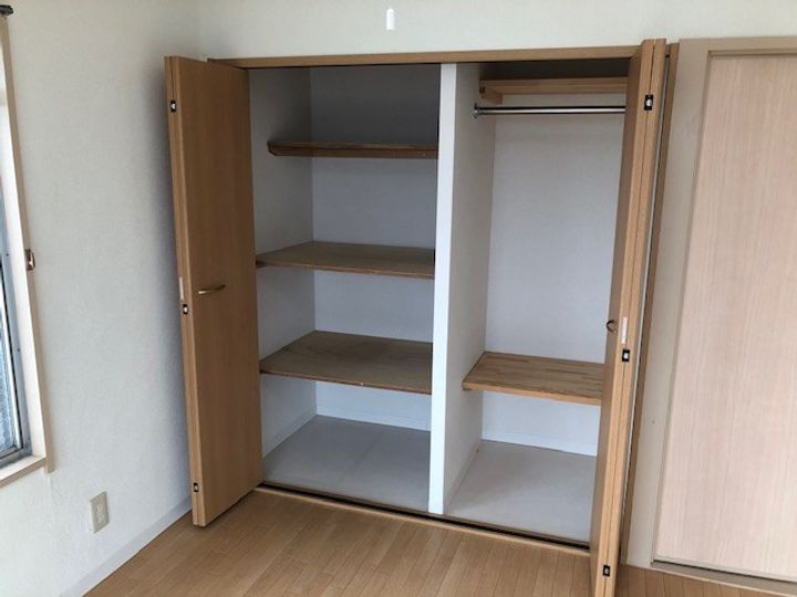 大宅マンションの内装