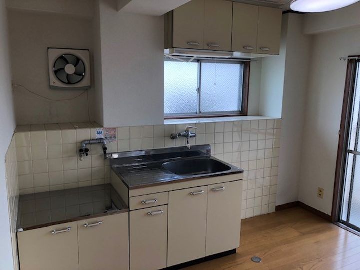 大宅マンションのキッチン