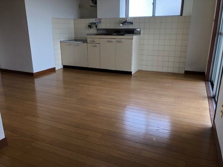 大宅マンションの居間