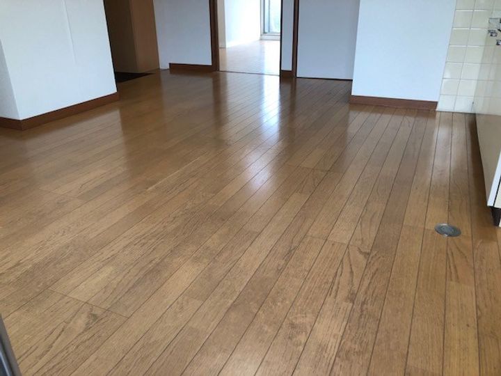 大宅マンションの居間