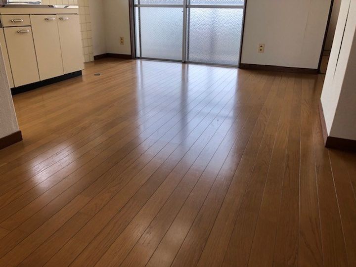 大宅マンションの居間