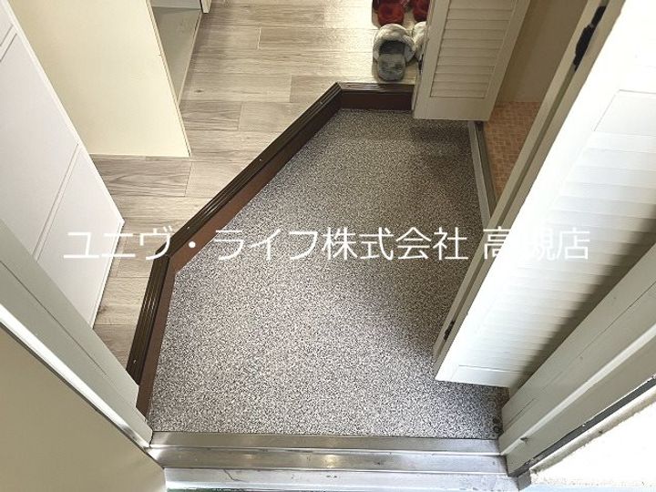 芥川グリーンハイツの玄関